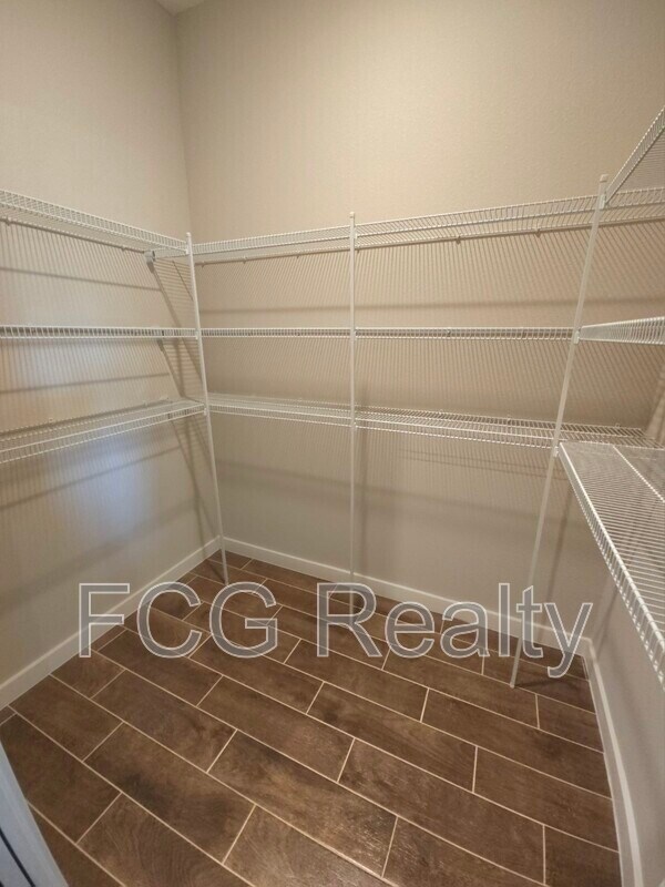 Building Photo - 10131 SW 41st Ave