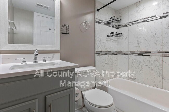 Building Photo - 5415 Brenner St