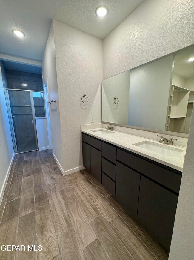 Building Photo - 12725 Don Norte St