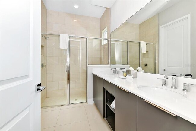 Building Photo - 7740 Sandy Ridge Dr