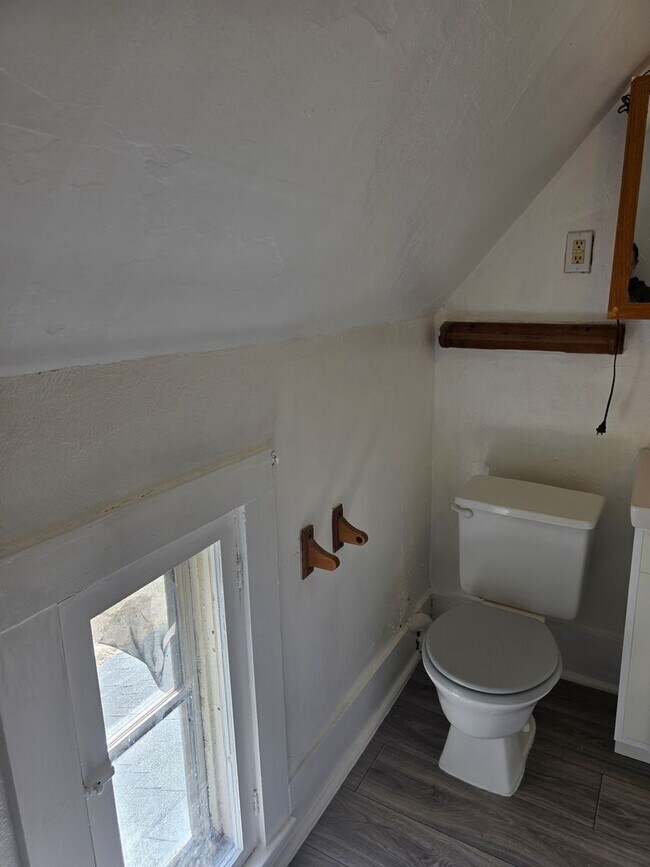 Building Photo - 204-208 N Fort Wayne St