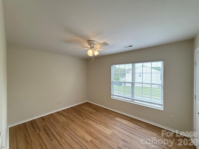 Building Photo - 9402 Darwick St