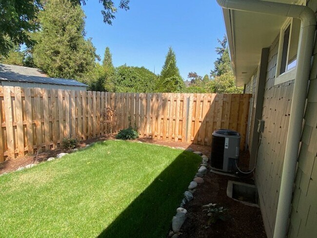 Building Photo - 415-419 SIXTH