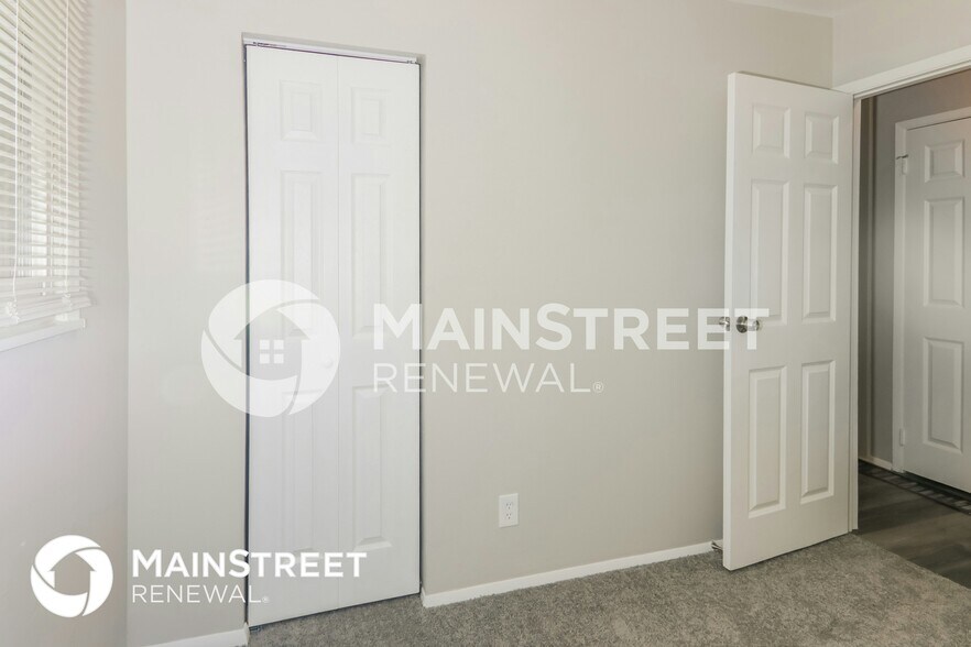 Building Photo - 5112 Benham Dr
