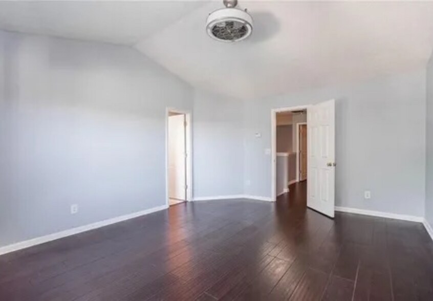 Building Photo - 5563 Windfall Ln