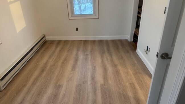 Building Photo - 19 Henning Dr