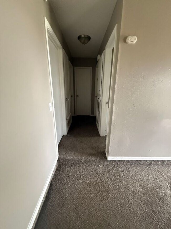 Building Photo - Charming 4-Bedroom Home with Spacious Yard!