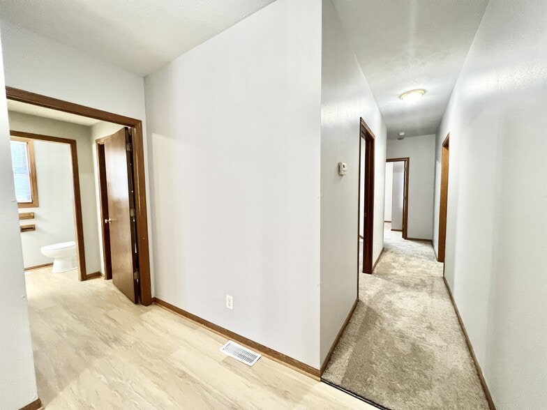 Building Photo - 167 S Jackson St