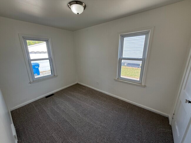 Building Photo - 8035 Chapp Ave