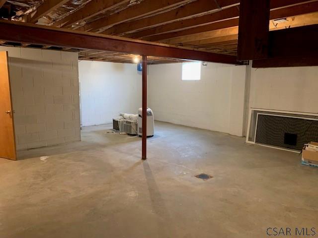 Building Photo - 108 Dell St