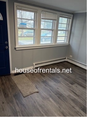 Building Photo - 902 Farris St