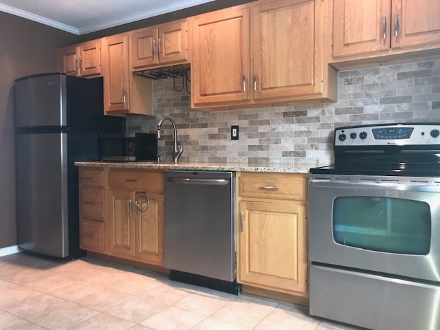 Updated Kitchen - 7 Troy Dr