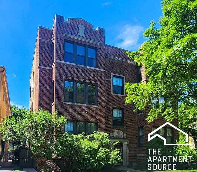 Building Photo - 832 Seward St