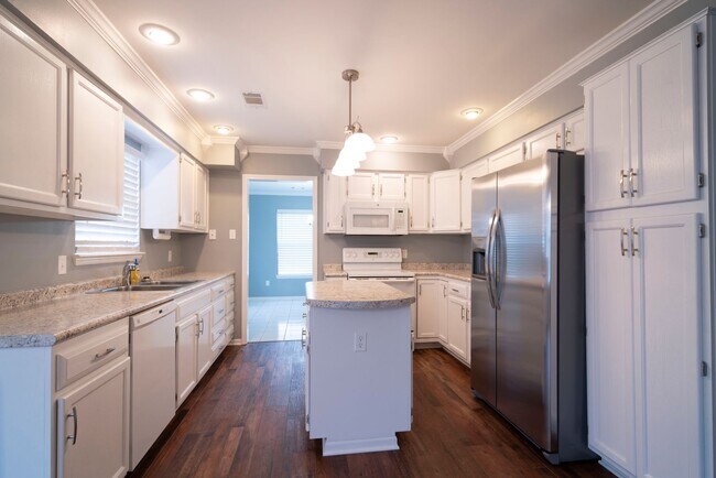 Building Photo - Lovely 4 Bedroom Home in Maumelle