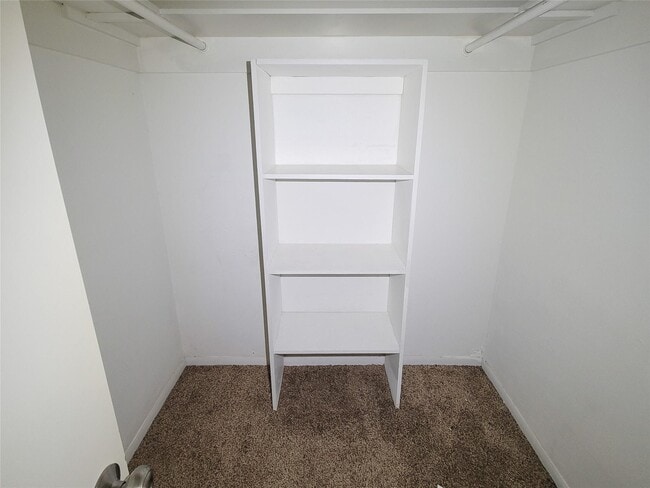 Building Photo - 18402 Tall Cypress Dr