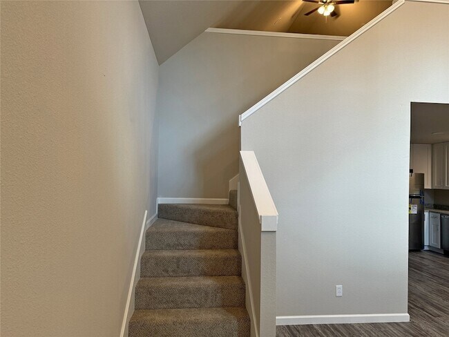 Building Photo - 60 Acorn Ln Dr