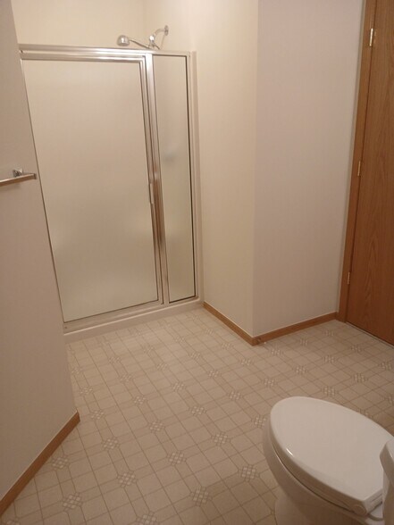 Building Photo - 5670 Correll Dr