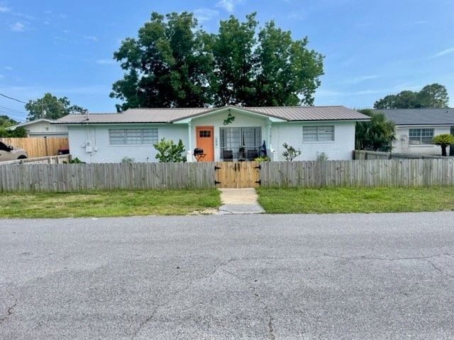 Building Photo - 208 Poinsettia Dr