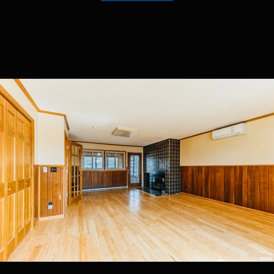 Building Photo - 4204 Warren St