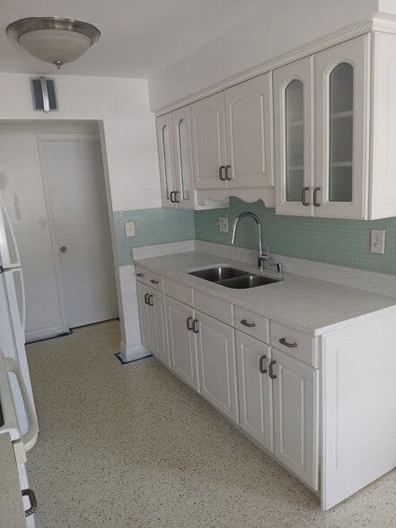 Building Photo - 941 Highland Ave