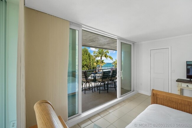 Building Photo - 3546 S Ocean Blvd