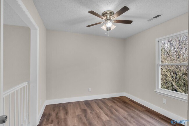 Building Photo - 213 Rebecca Pines Dr