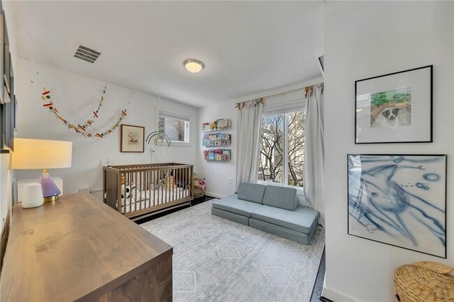 Building Photo - 1213 Van Allen Mews NW