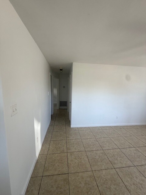 Building Photo - 623 92nd Ave N