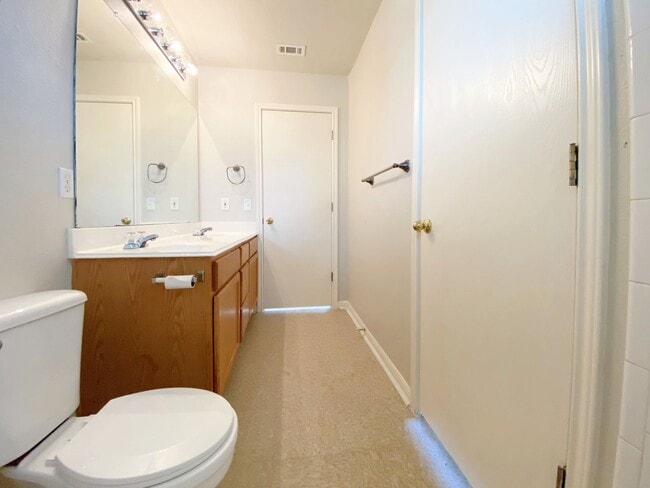 Building Photo - 16921 Hamilton Point Cir