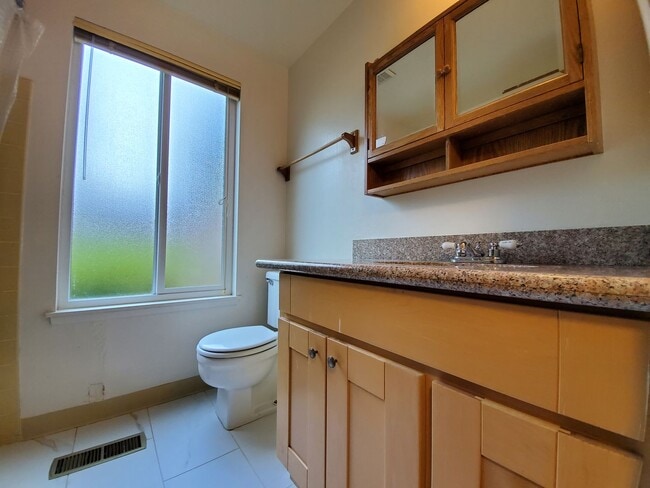 Building Photo - Prime Redmond Rambler 3 Bed/Large Yard