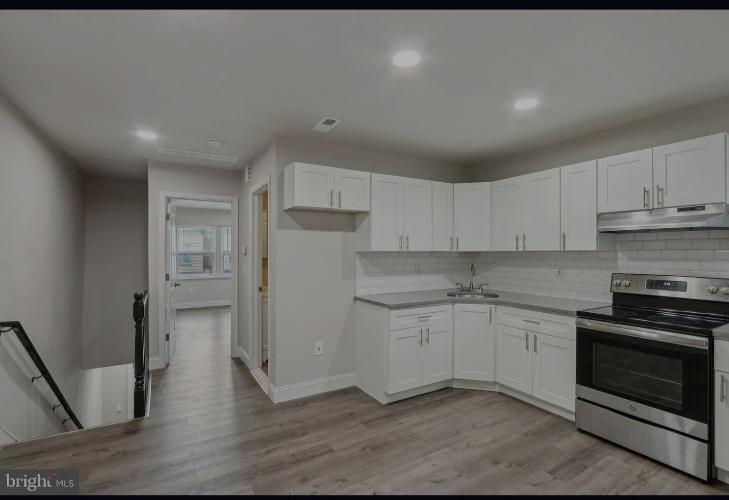 Building Photo - 5425 Ridgewood St