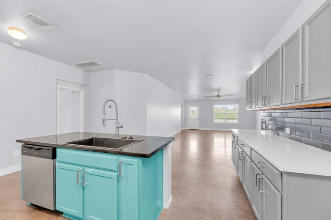 Building Photo - 18125 Ryegate Dr