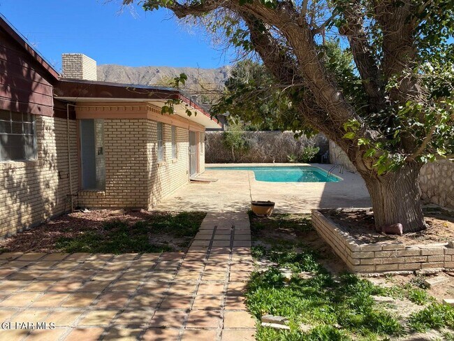 Building Photo - 441 Pocano Ln