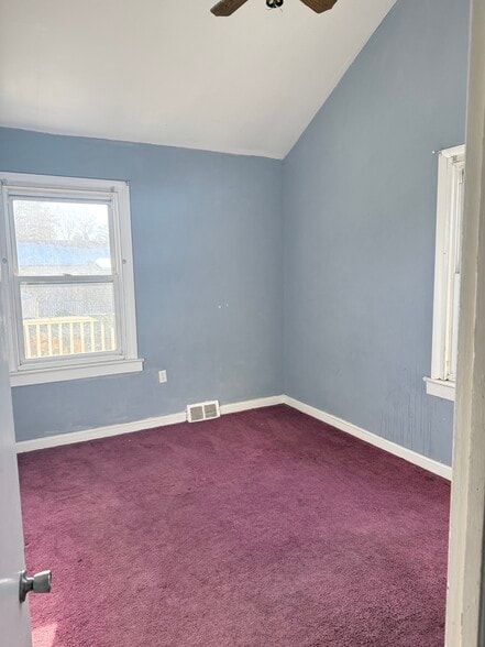 Building Photo - 614 Sampson Ave