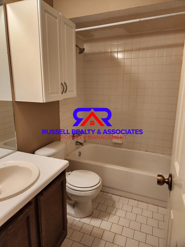 Building Photo - 3333 Chase Ln