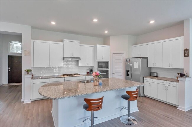 Building Photo - 563 Saturnia Dr