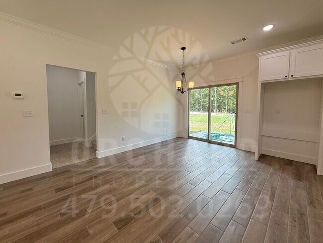 Building Photo - Bella Vista Single-Family Home- 3 Bed/ 2 B...