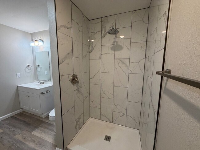 Building Photo - 4116 W 56th Pl