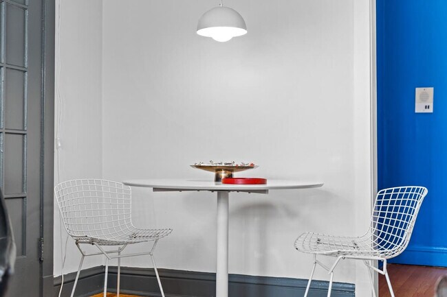 Building Photo - 3549 N Janssen Ave