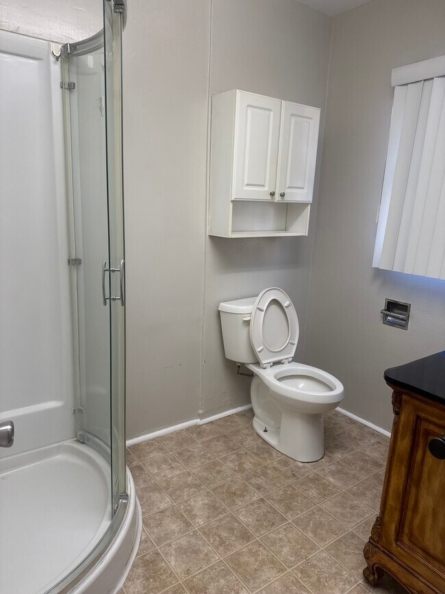 Building Photo - 1145 E Wilson Ave