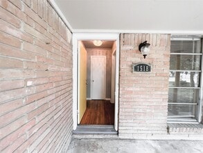 Building Photo - 1518 Johanna Dr