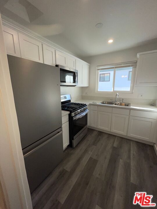 Building Photo - 1840 N Gramercy Pl