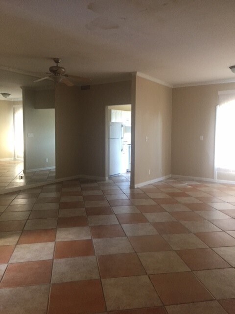 Building Photo - Gorgeous Las Vegas Country Club Townhome F...
