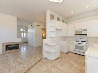 Building Photo - 11 Crivelli Aisle