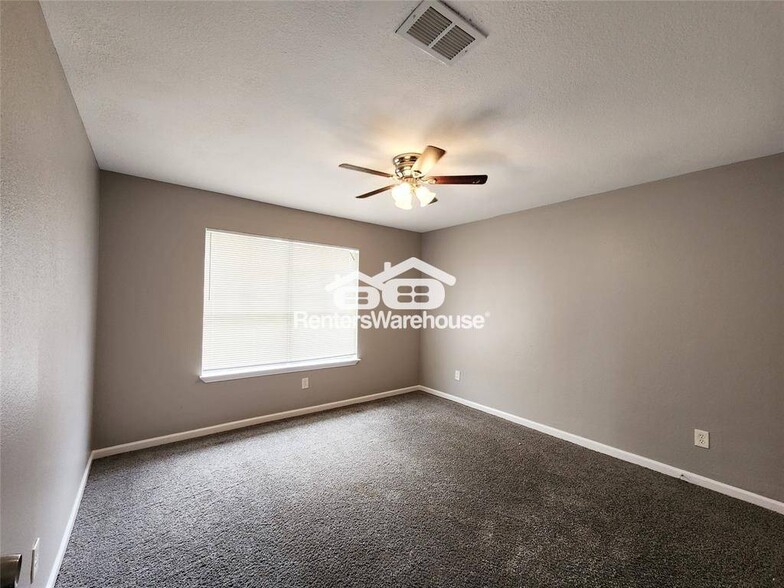 Building Photo - 2110 Hilton Head Dr