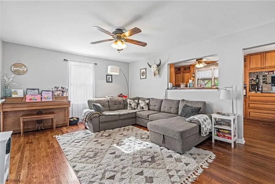 Building Photo - 2332 PA-168
