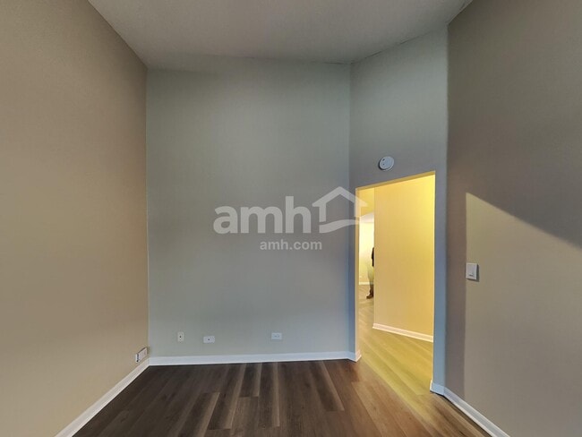 Building Photo - 5 Andover Ct