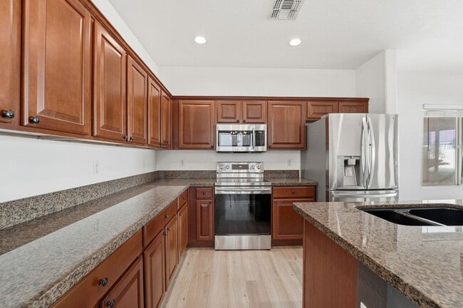 Building Photo - Beautiful 3-bedroom, 2-bathroom residence in the lively city of Mesa, Arizona!