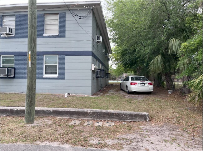 Building Photo - 232 Chelsea St