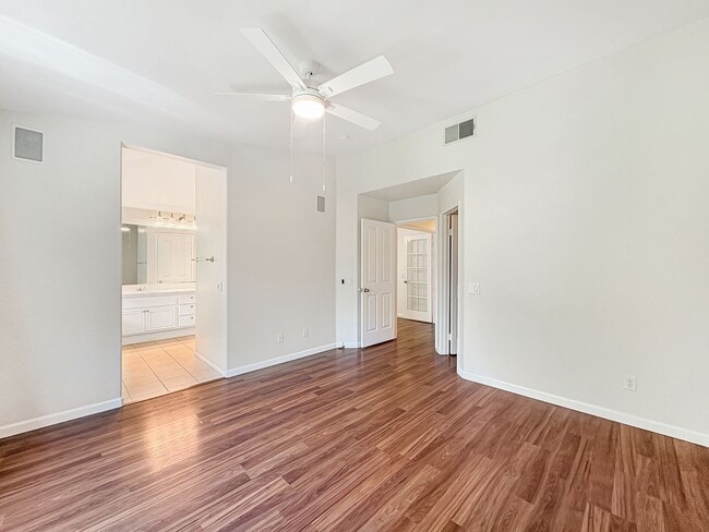 Building Photo - Stunning 3B/2.5BA Home in San Diego w/ Fir...